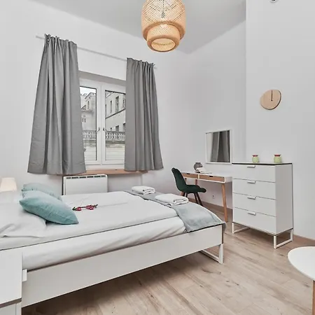 Apartment Apartment Wroclaw Lakowa By Renters Wroclaw