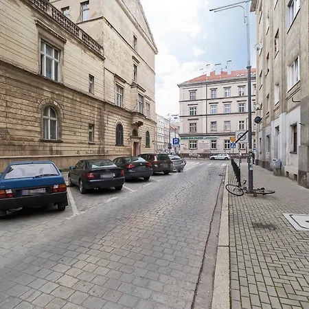 Apartment Wroclaw Lakowa By Renters Apartment